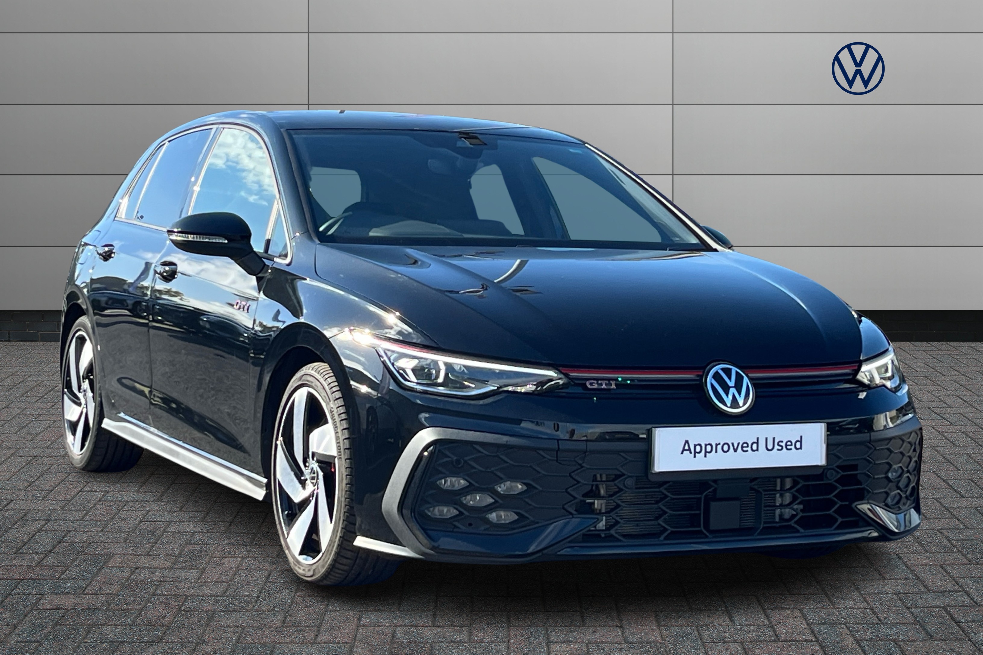 Main listing image - Volkswagen Golf
