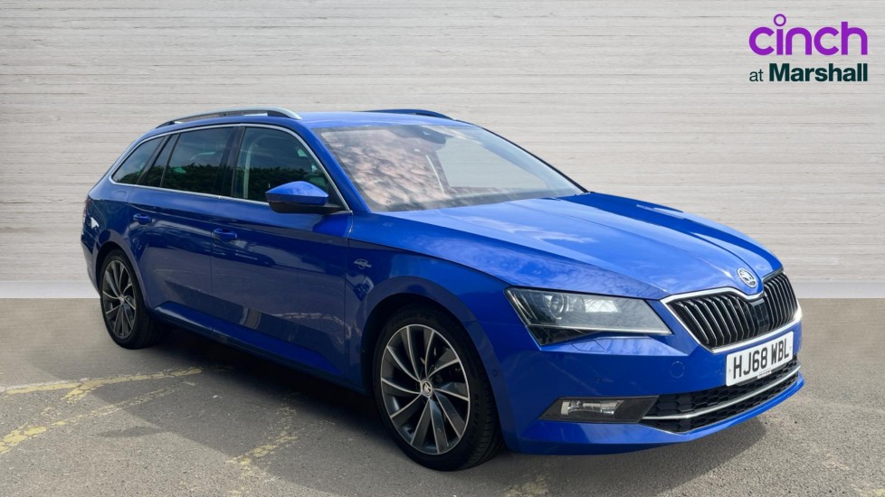 Main listing image - Skoda Superb Estate
