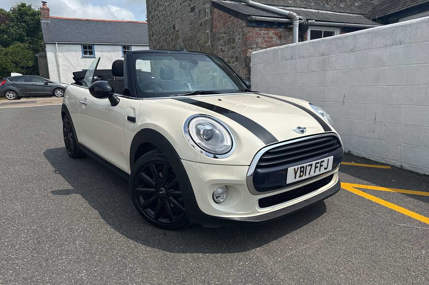 Main listing image - MINI Convertible