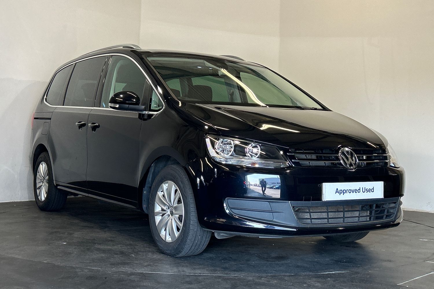 Main listing image - Volkswagen Sharan