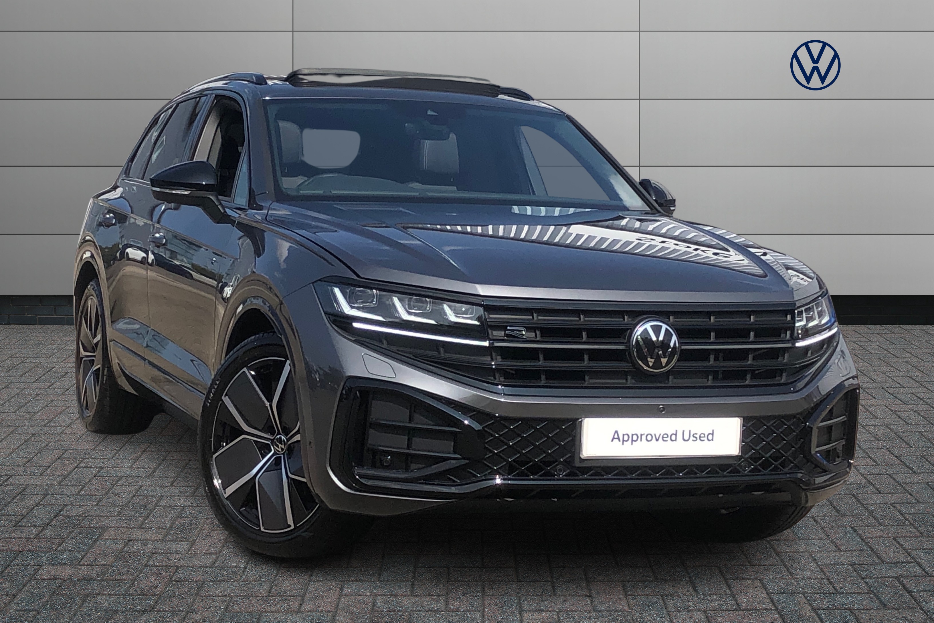 Main listing image - Volkswagen Touareg