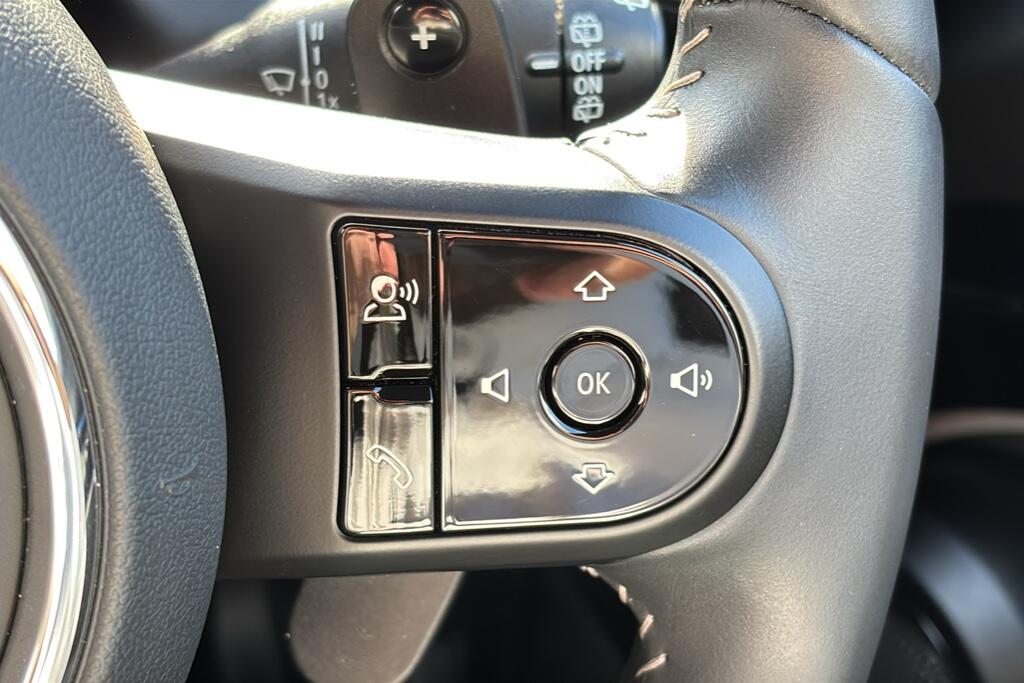 Main listing image - MINI Hatchback