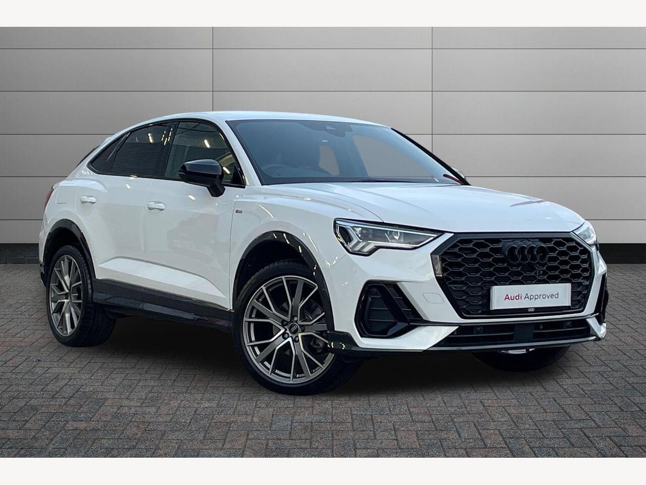 Main listing image - Audi Q3
