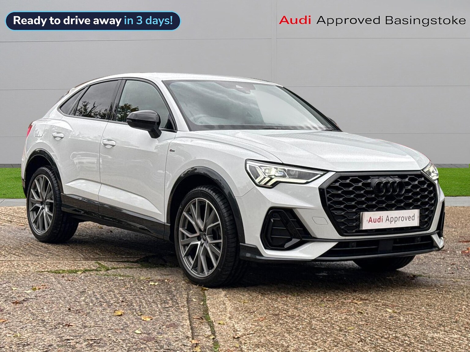 Main listing image - Audi Q3