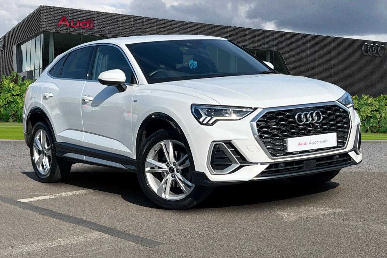 Main listing image - Audi Q3