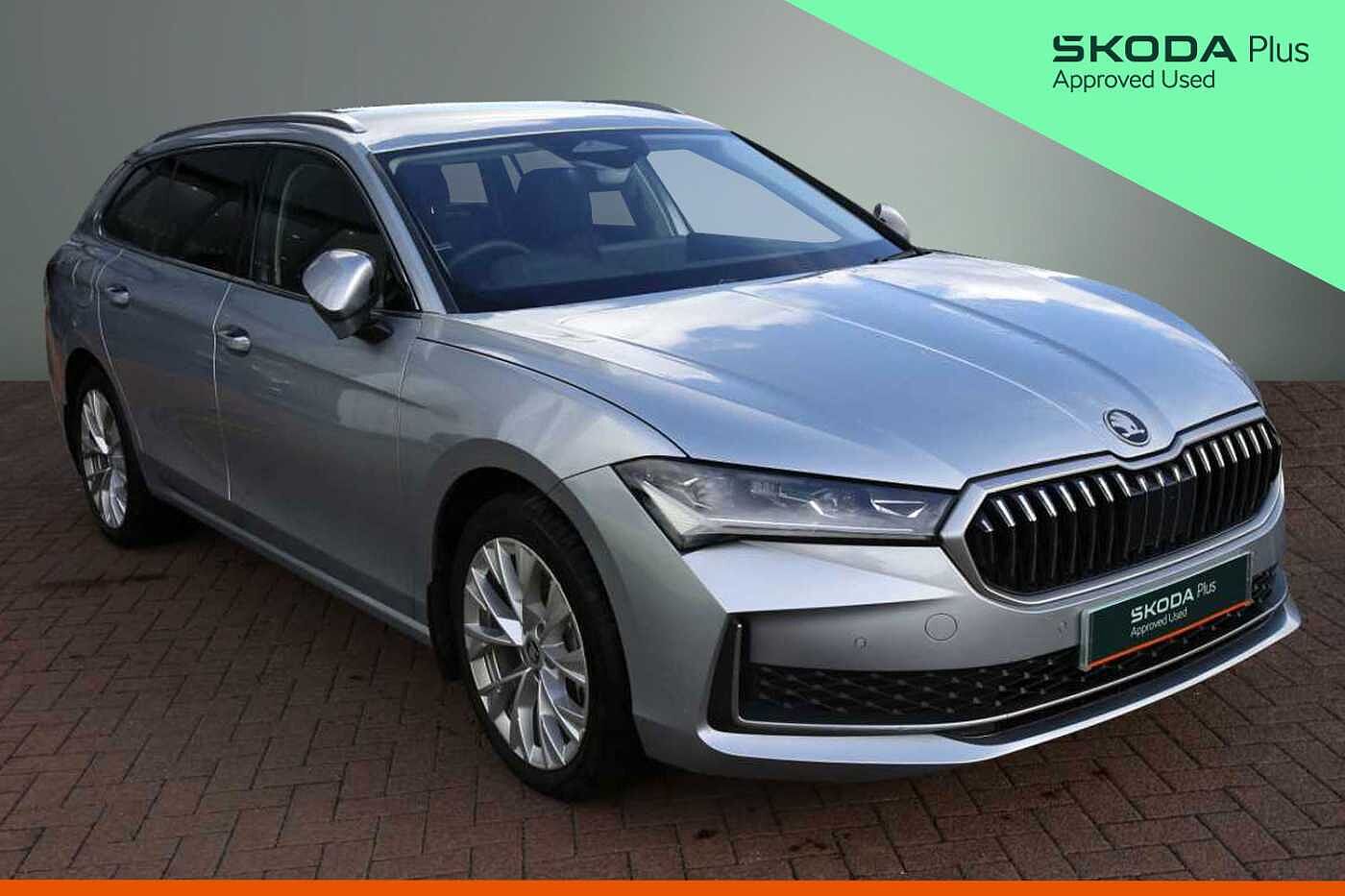 Main listing image - Skoda Superb Estate