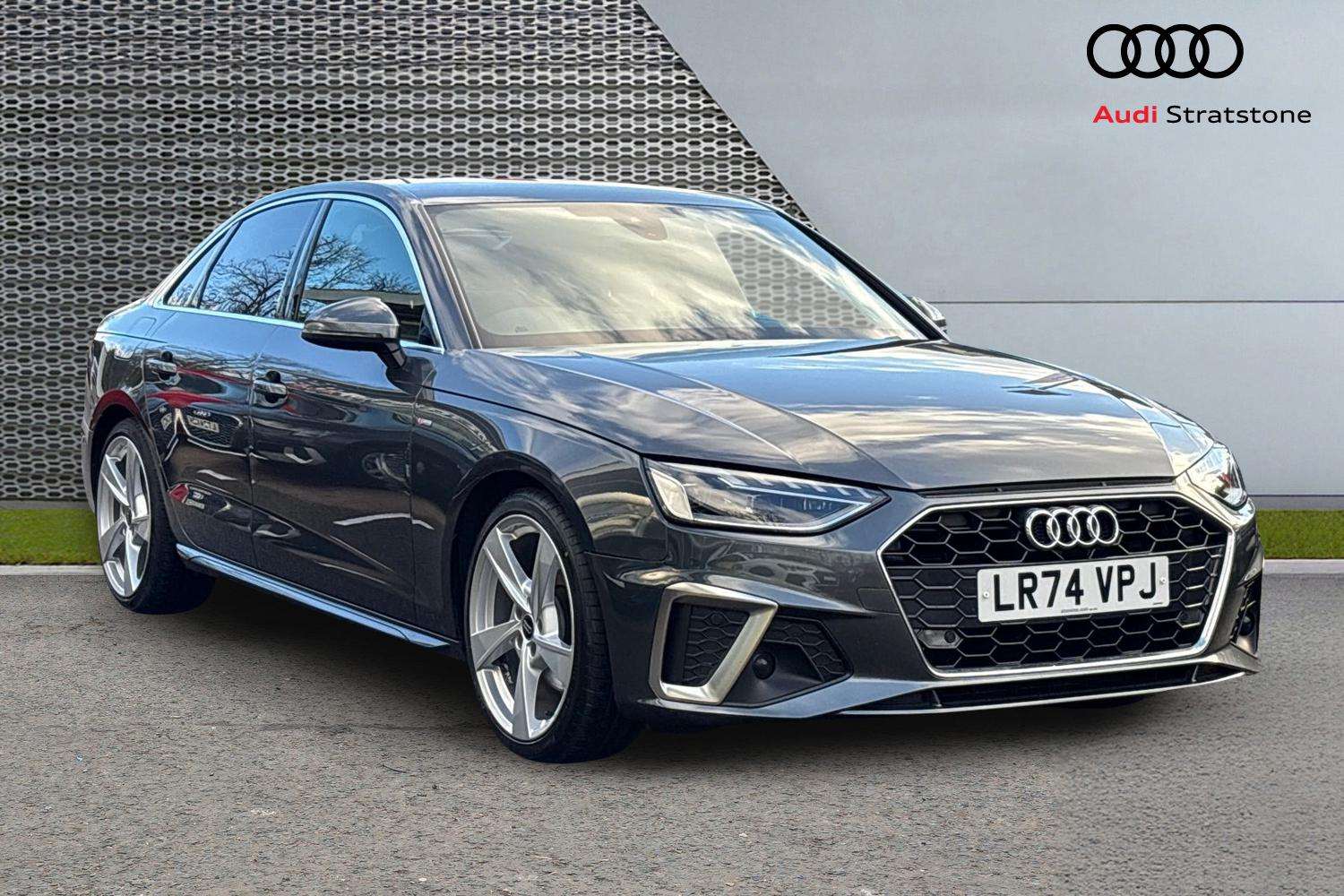 Main listing image - Audi A4