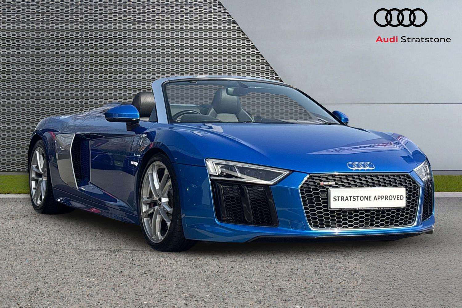 Main listing image - Audi R8 Spyder