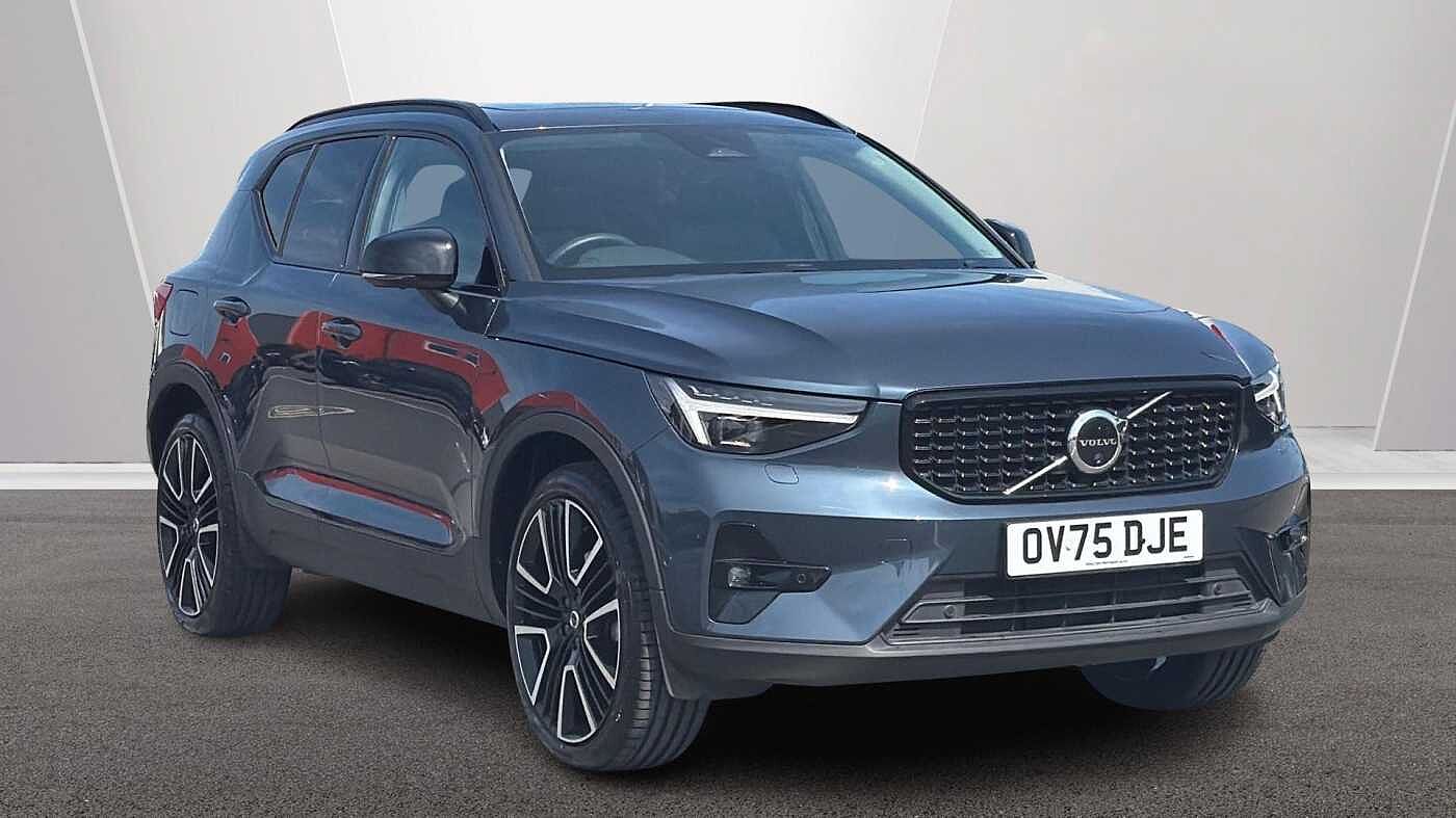 Main listing image - Volvo XC40