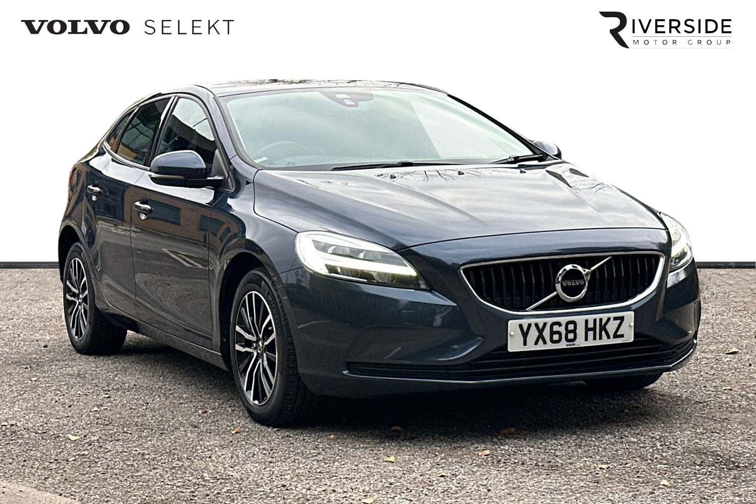 Main listing image - Volvo V40