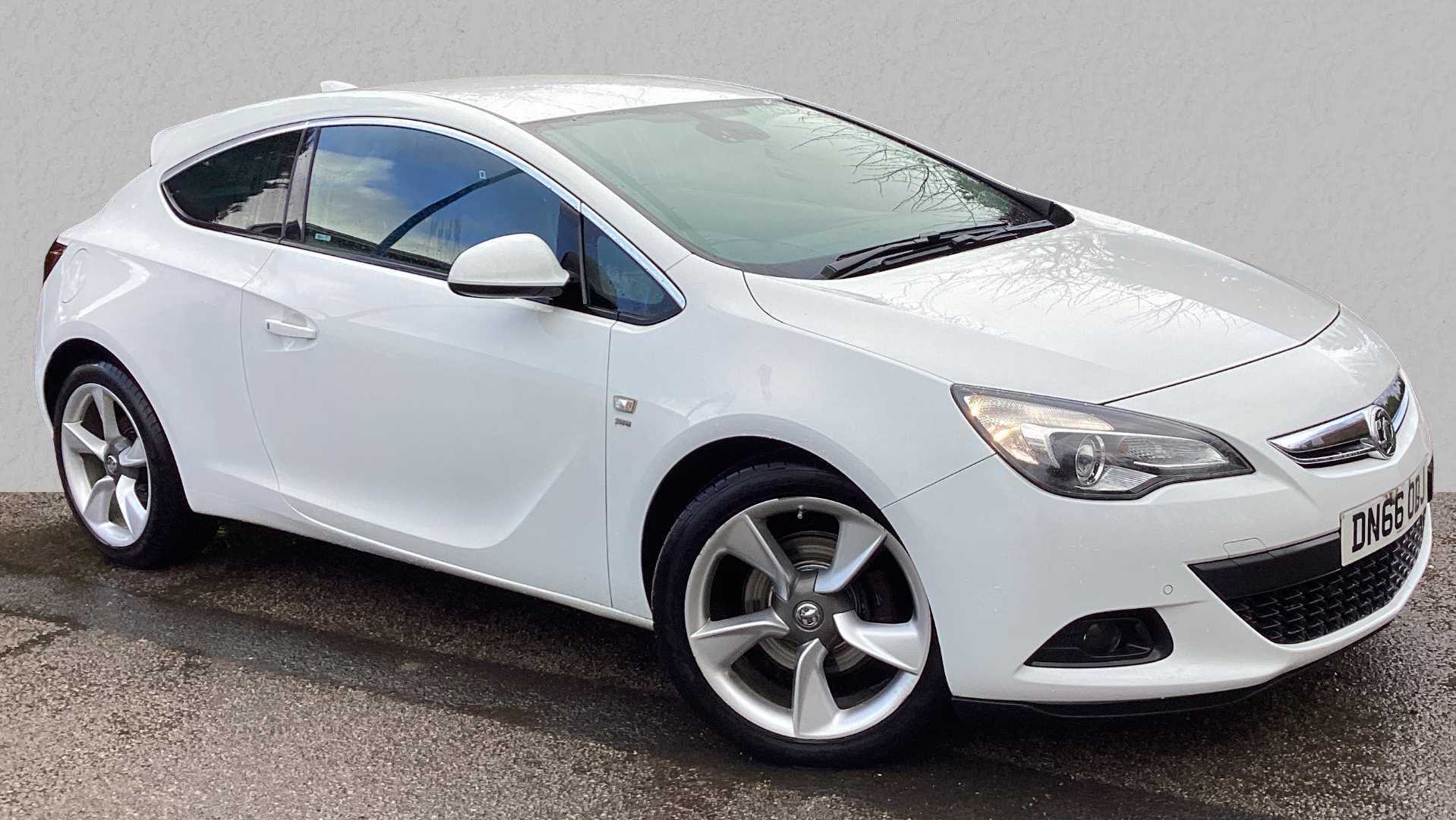 Main listing image - Vauxhall GTC