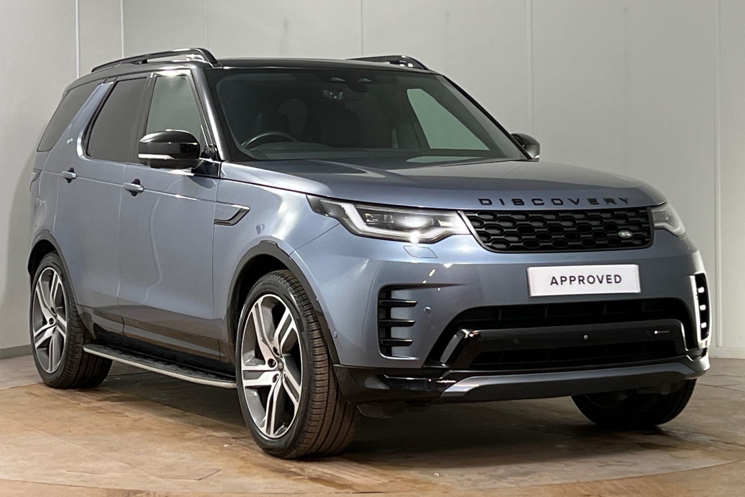 Main listing image - Land Rover Discovery
