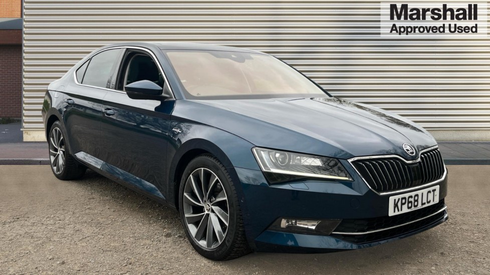 Main listing image - Skoda Superb