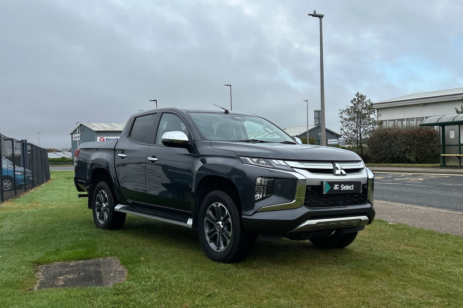 Main listing image - Mitsubishi L200