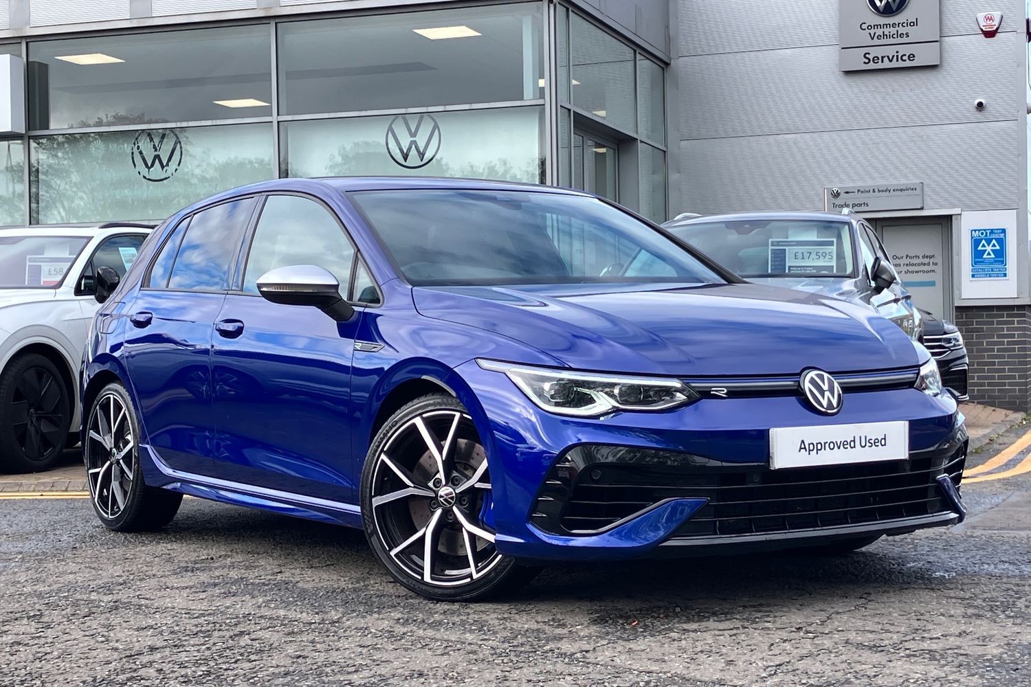 Main listing image - Volkswagen Golf R