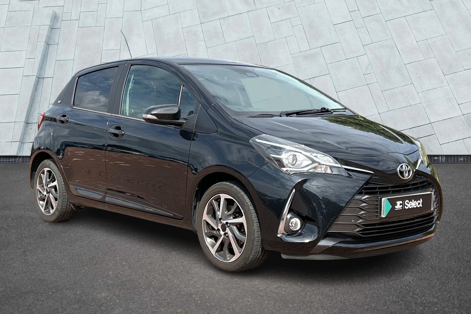 Main listing image - Toyota Yaris