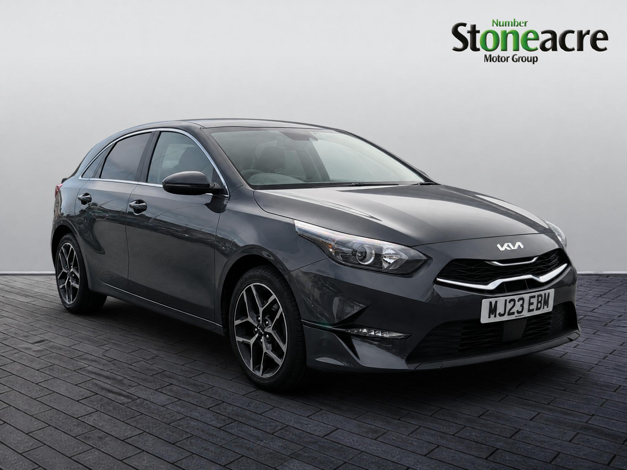Main listing image - Kia Ceed