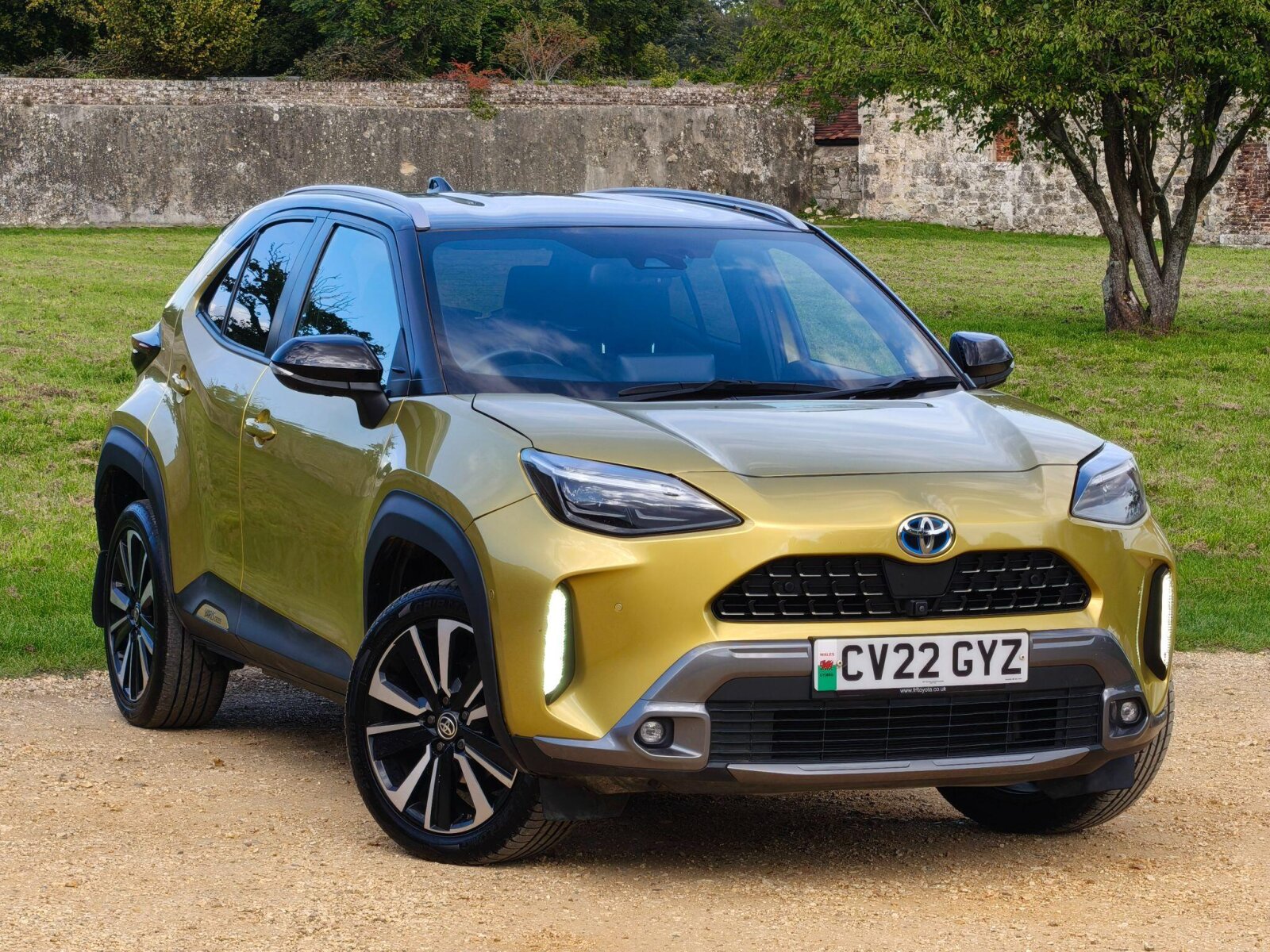 Main listing image - Toyota Yaris Cross