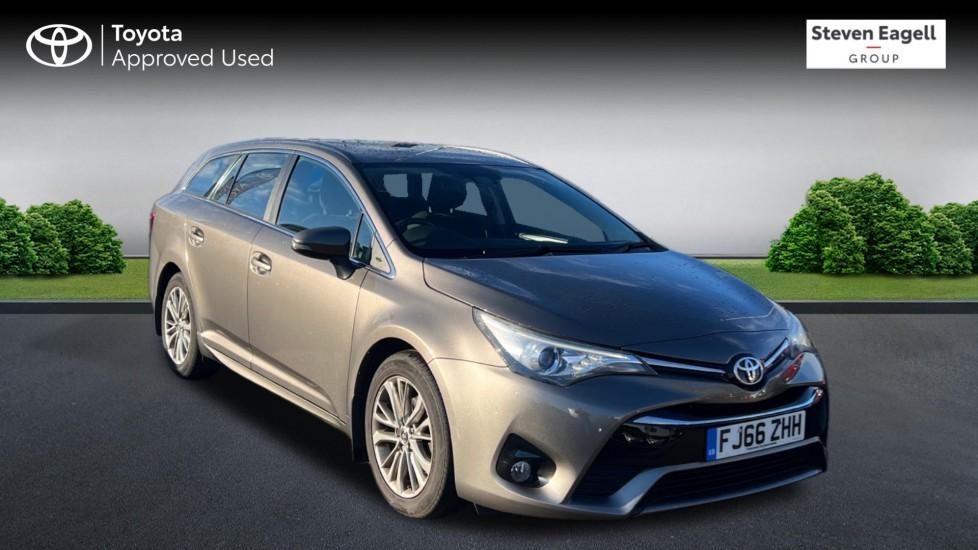 Main listing image - Toyota Avensis