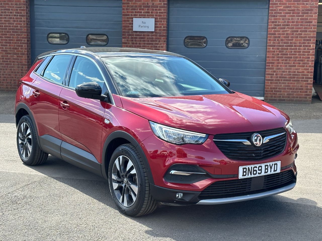 Main listing image - Vauxhall Grandland X