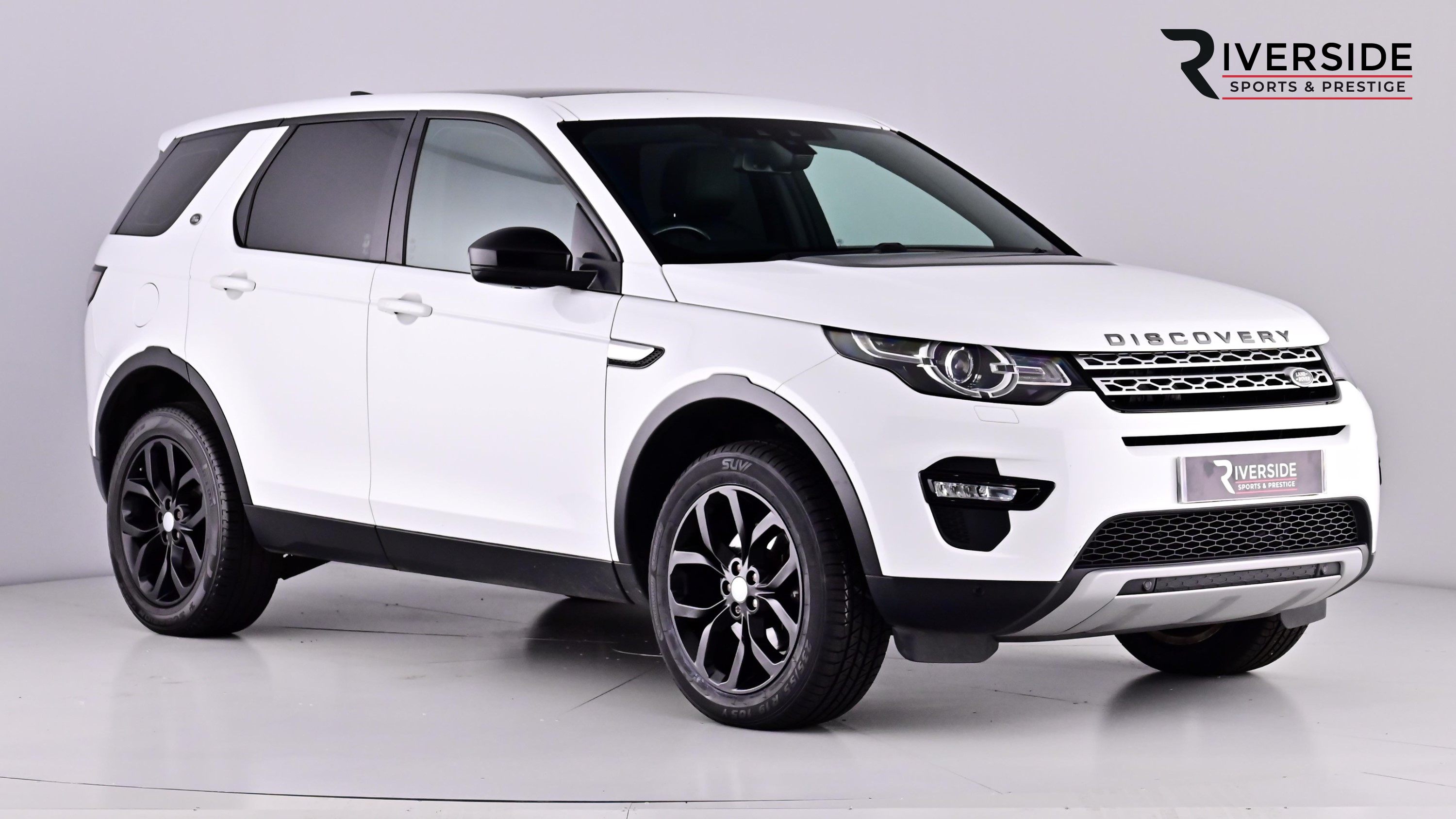 Main listing image - Land Rover Discovery Sport