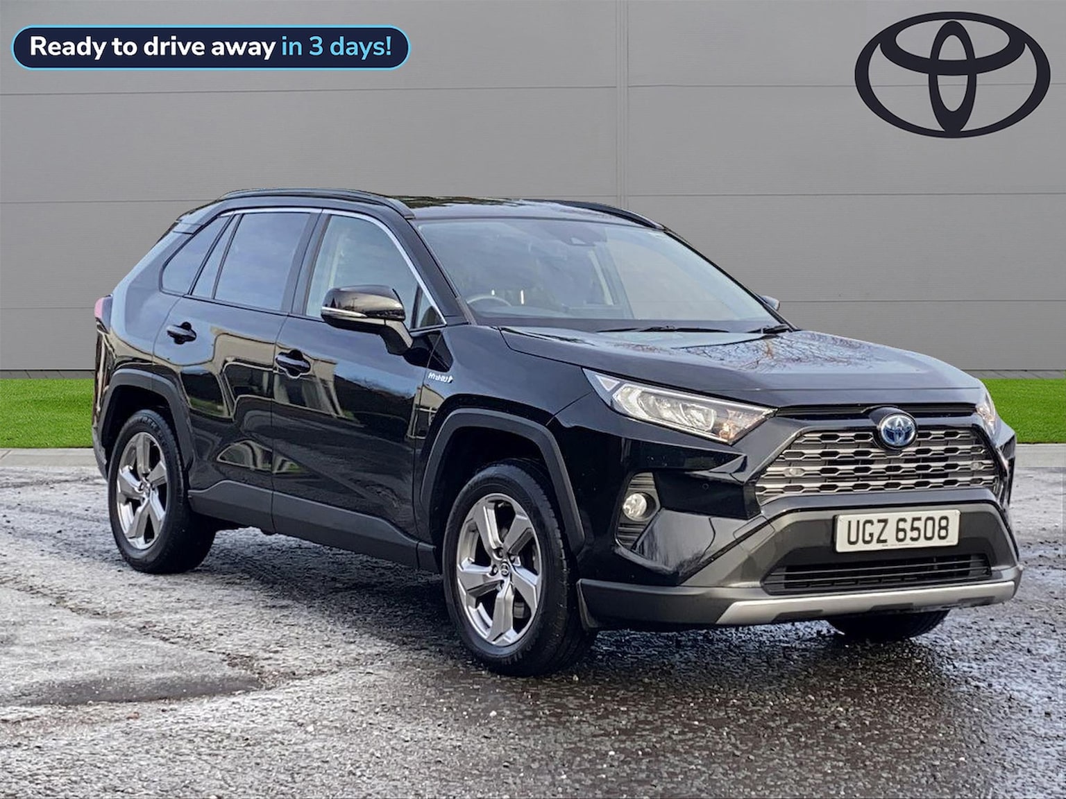 Main listing image - Toyota RAV4