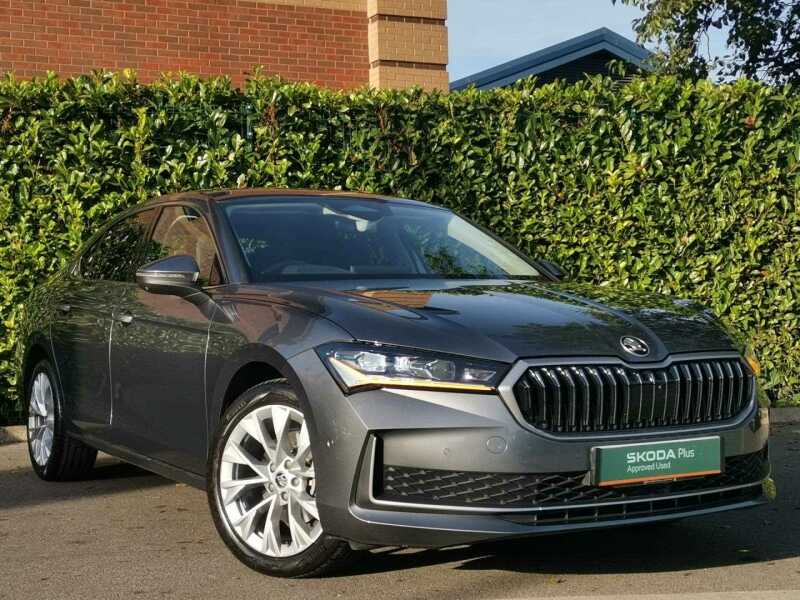 Main listing image - Skoda Superb