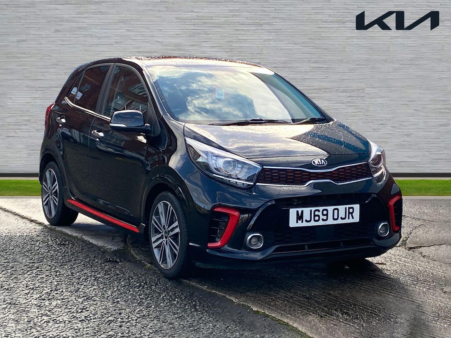 Main listing image - Kia Picanto