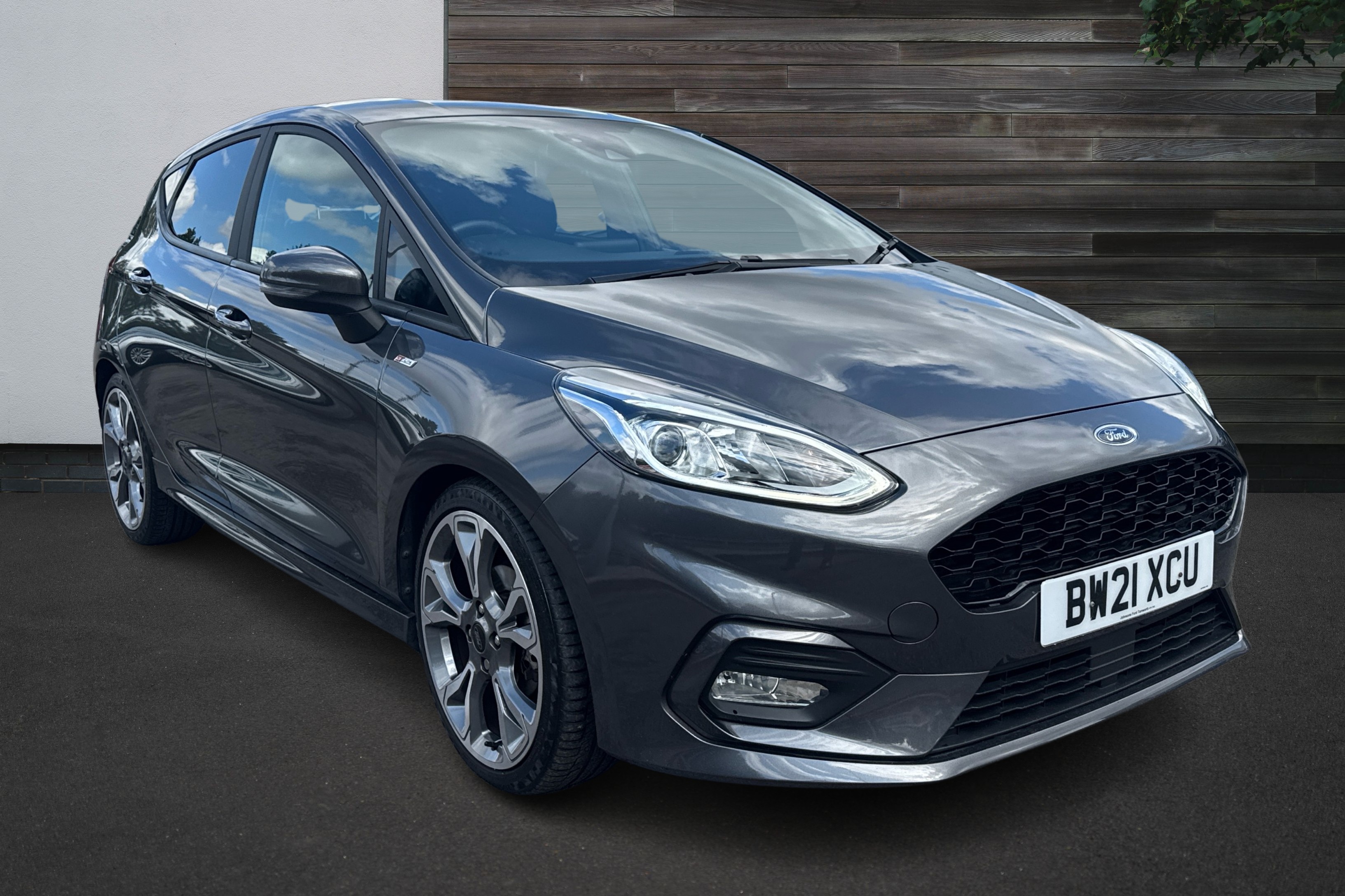 Main listing image - Ford Fiesta