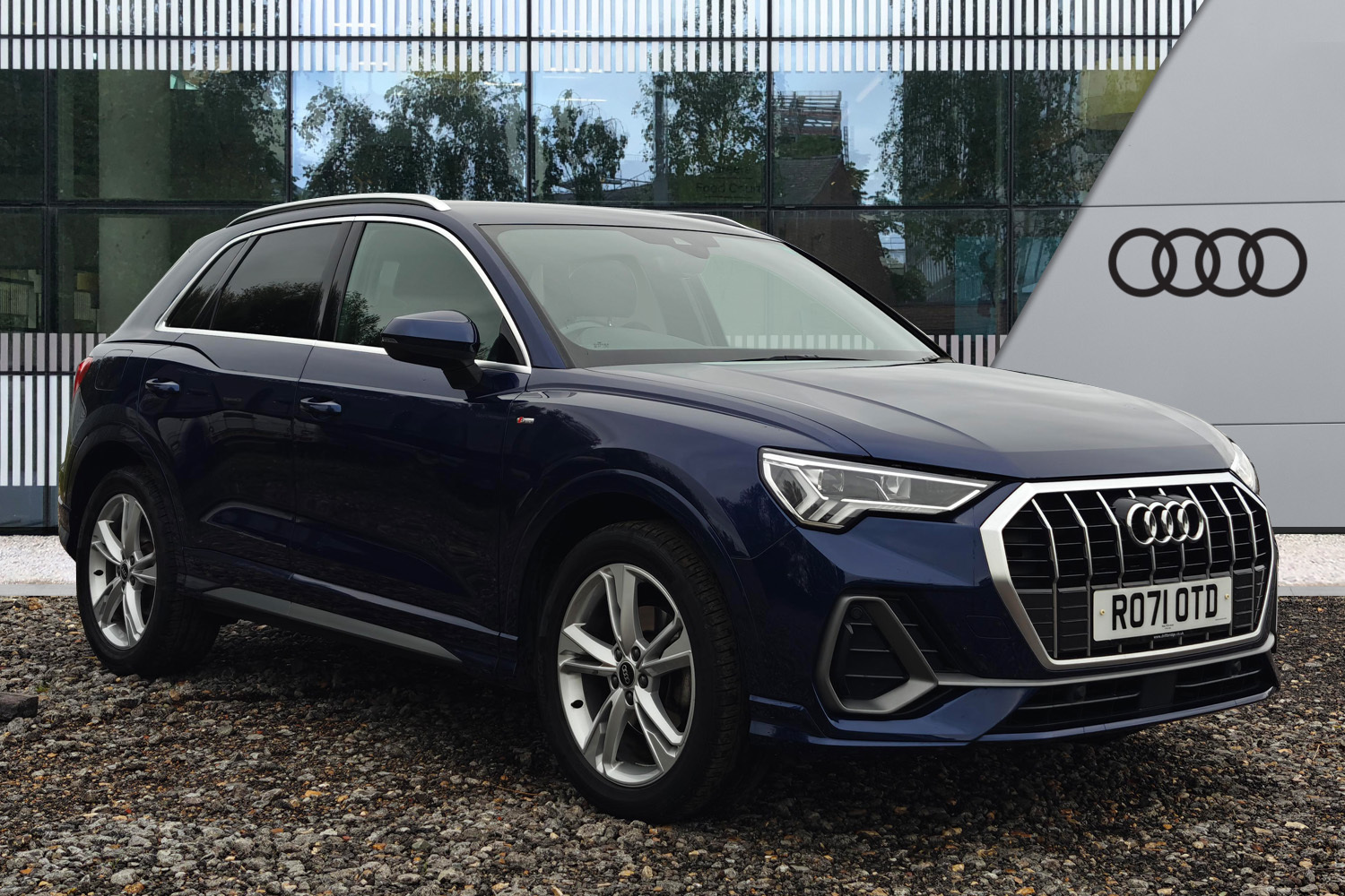 Main listing image - Audi Q3