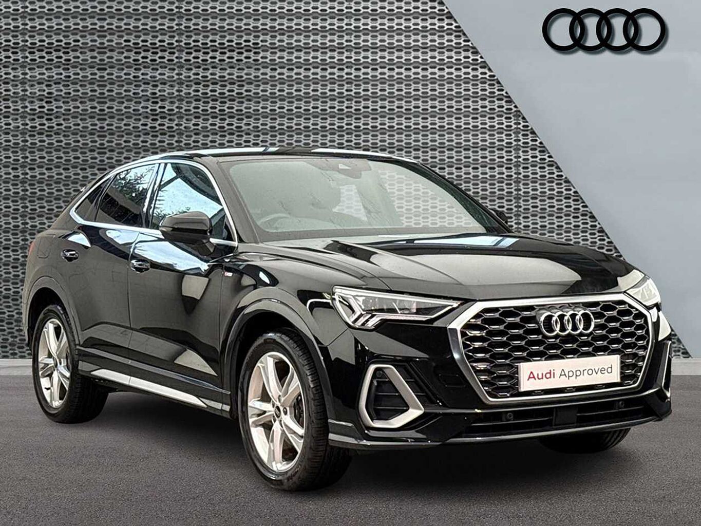 Main listing image - Audi Q3