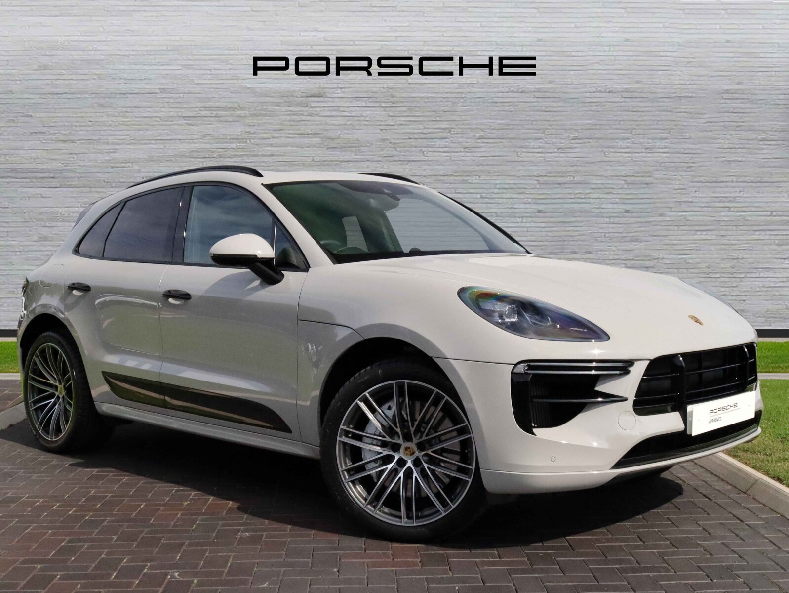 Main listing image - Porsche Macan