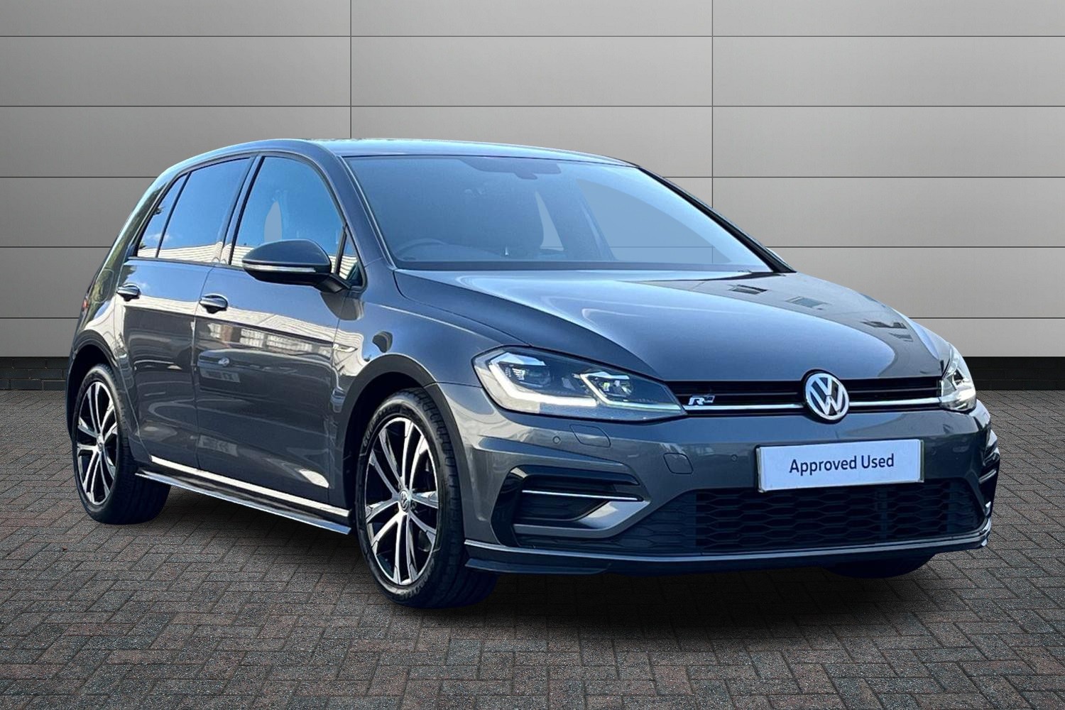 Main listing image - Volkswagen Golf