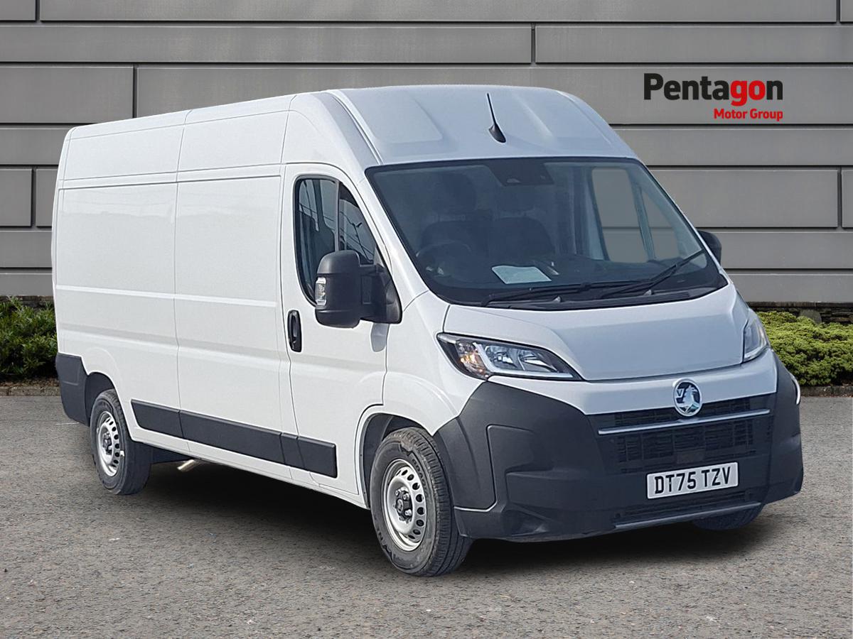 Main listing image - Vauxhall Movano