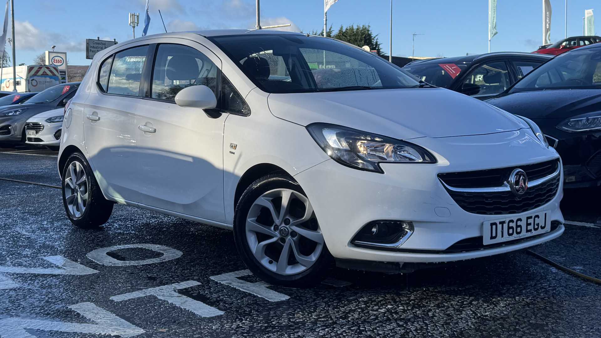 Main listing image - Vauxhall Corsa