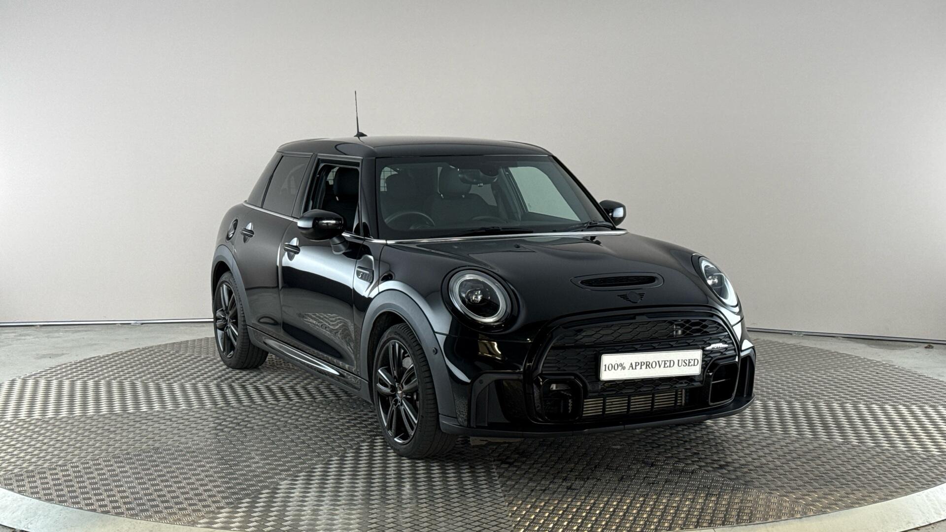 Main listing image - MINI Hatchback 5dr