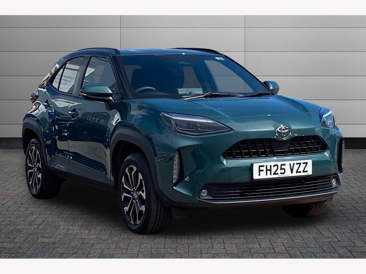 Main listing image - Toyota Yaris Cross