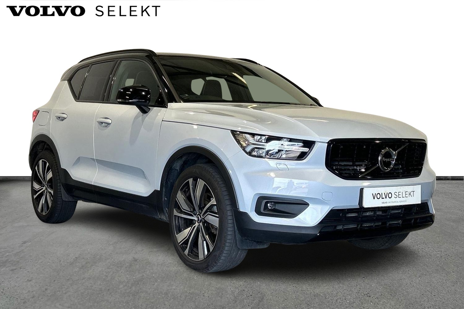 Main listing image - Volvo XC40 Recharge