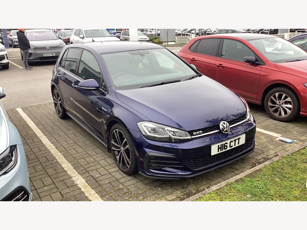 Main listing image - Volkswagen Golf