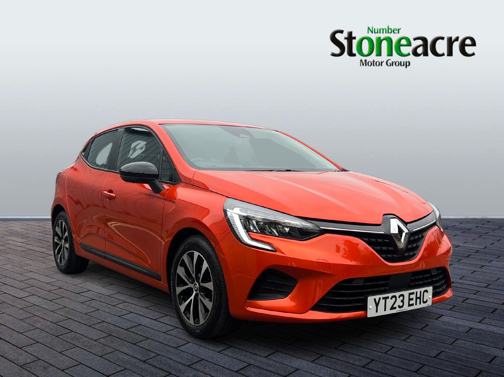 Main listing image - Renault Clio