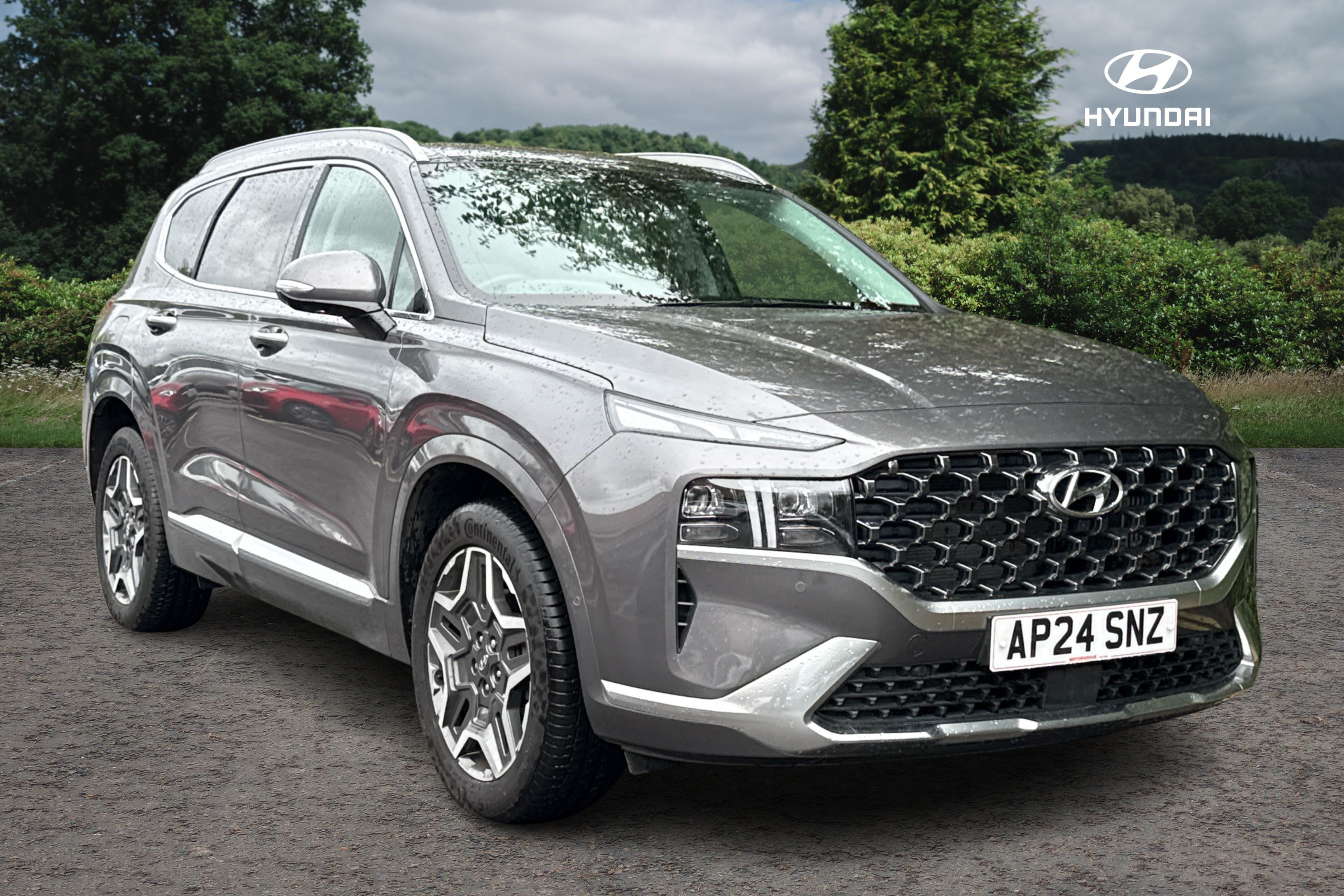 Main listing image - Hyundai Santa Fe