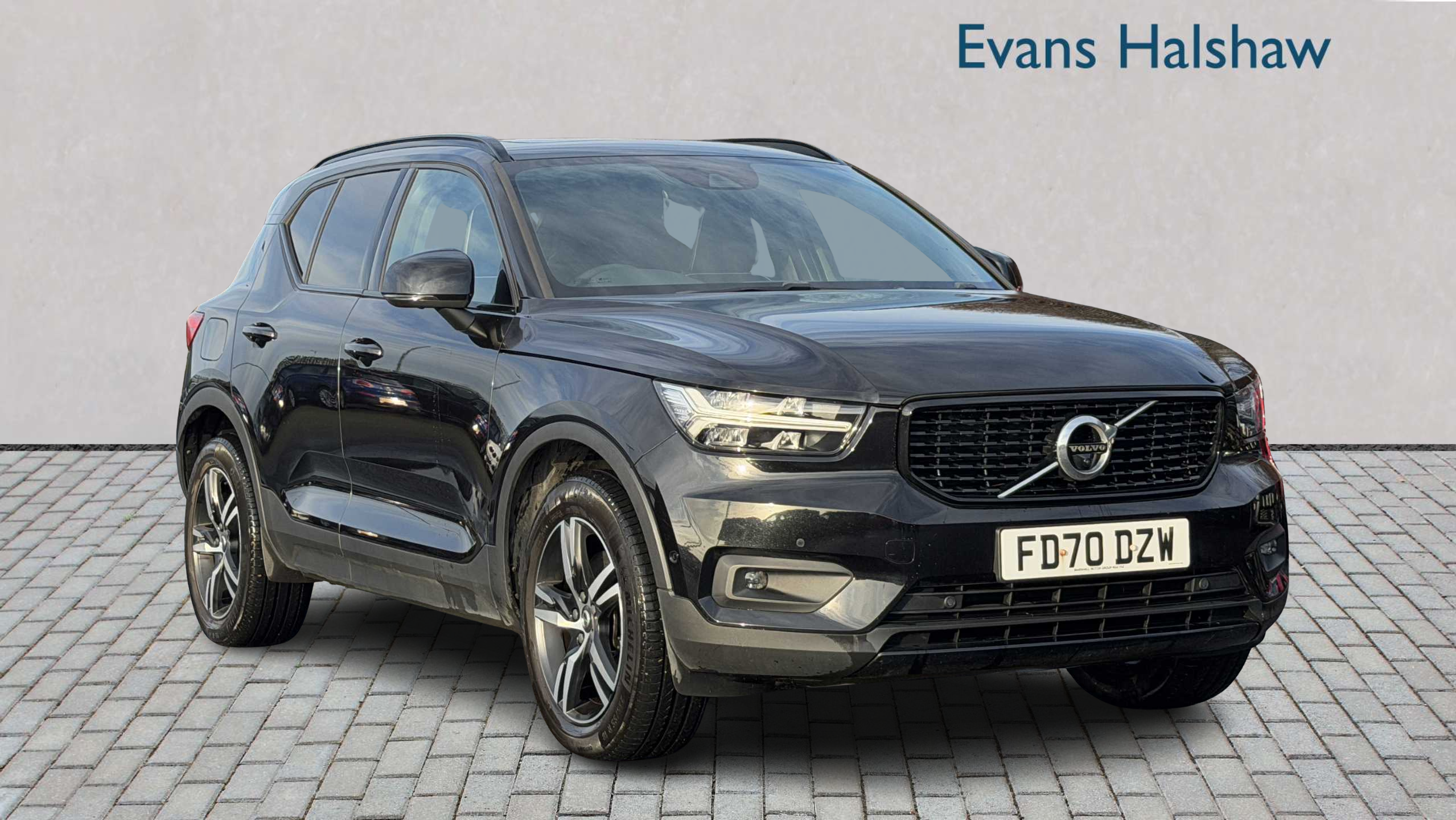 Main listing image - Volvo XC40