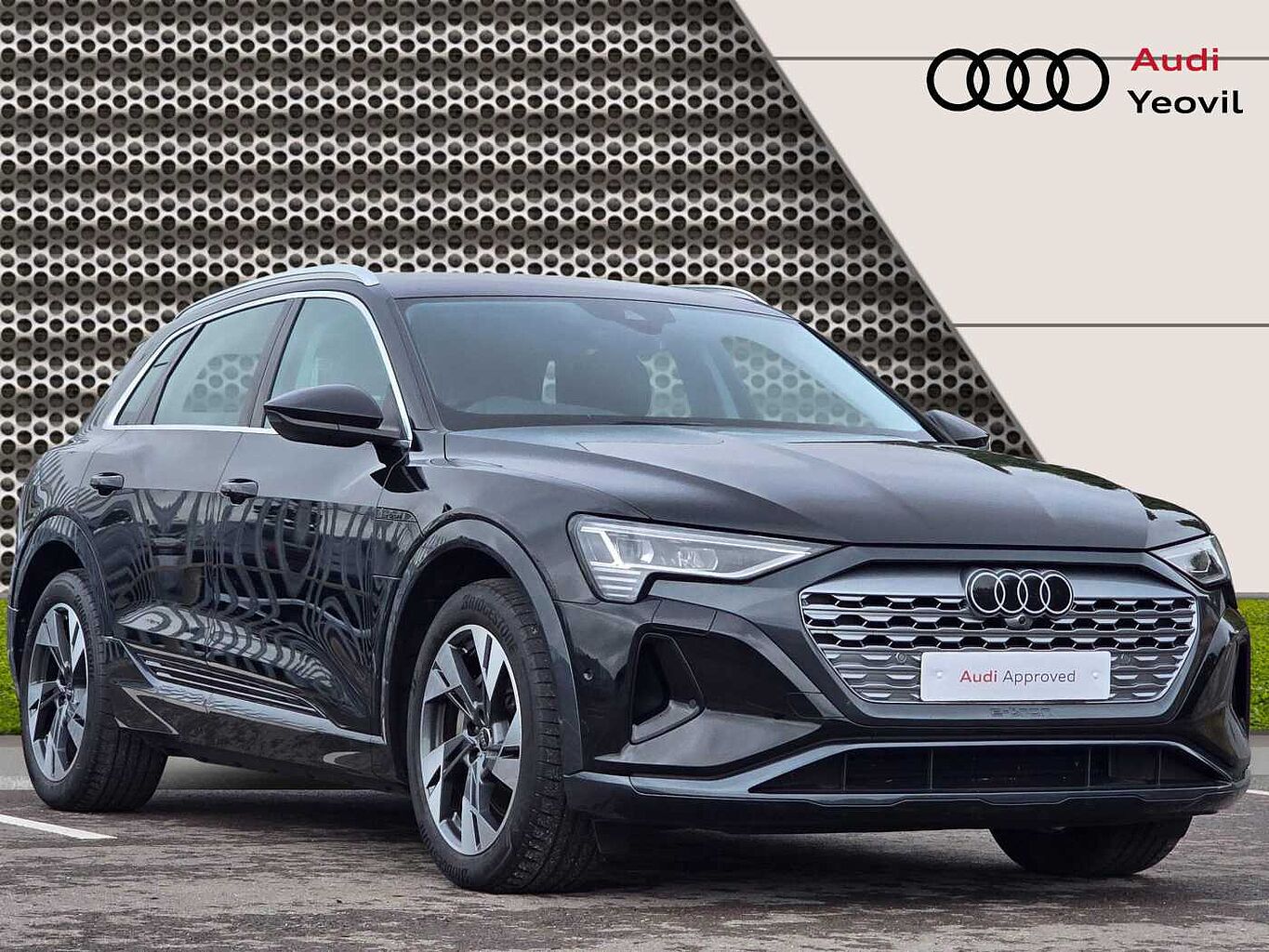 Main listing image - Audi Q8
