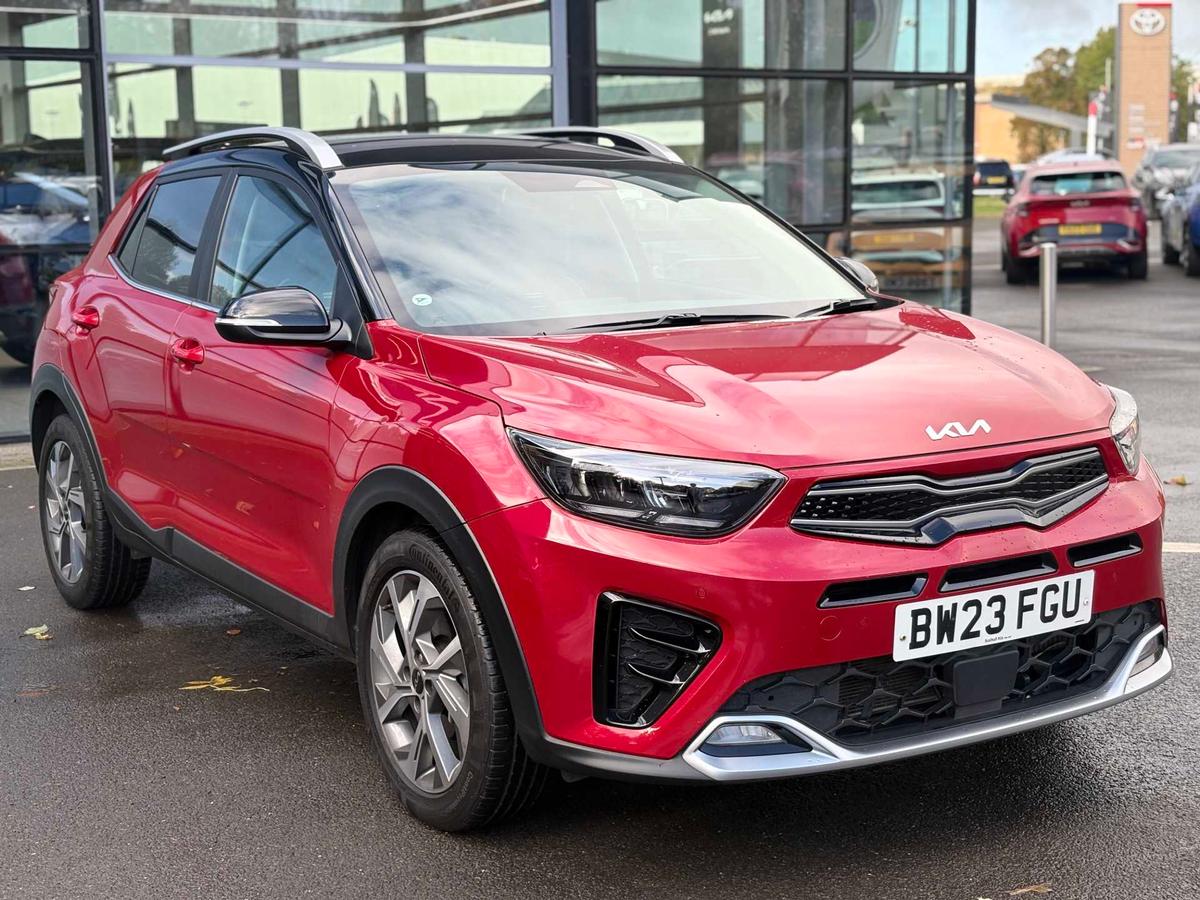Main listing image - Kia Stonic