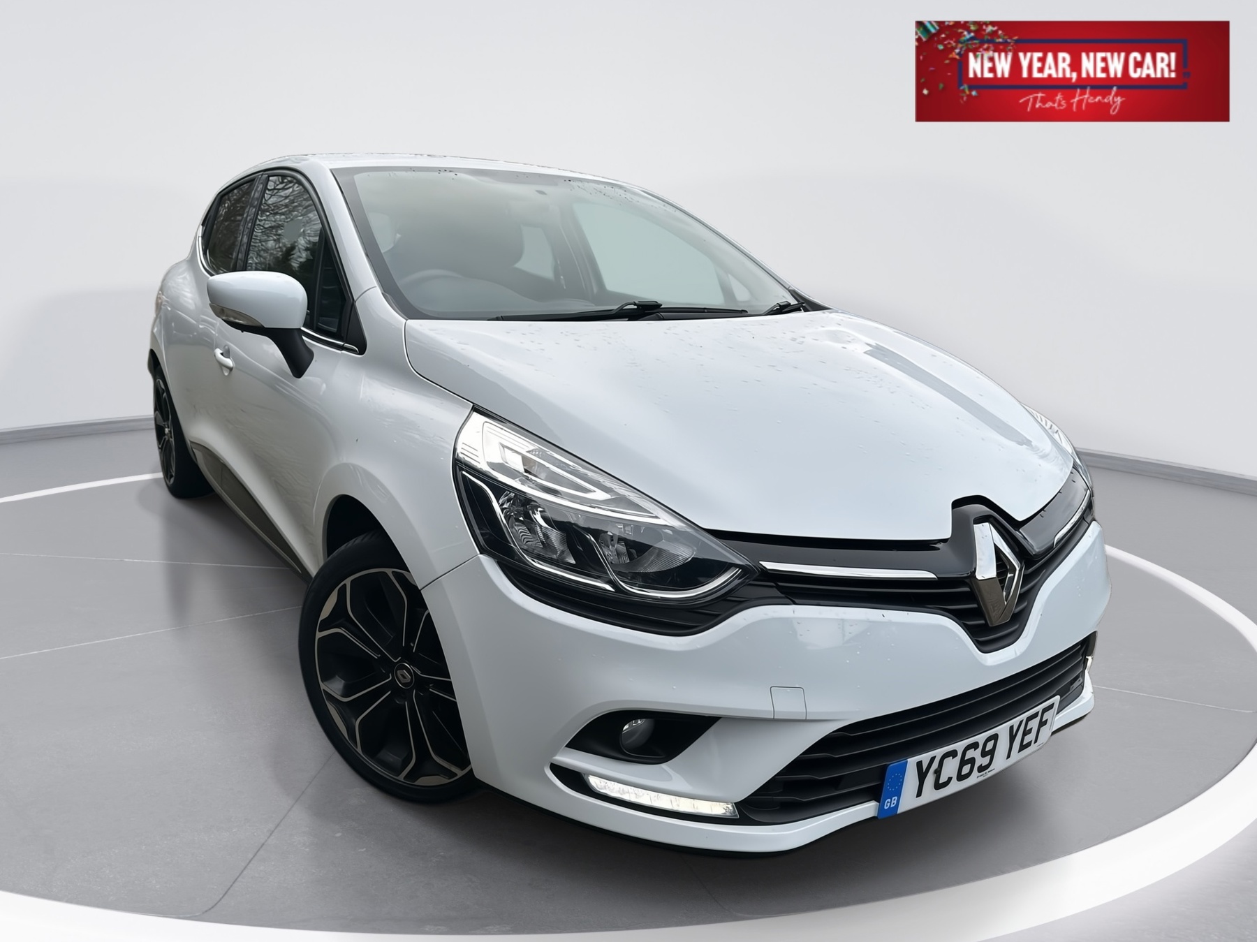 Main listing image - Renault Clio