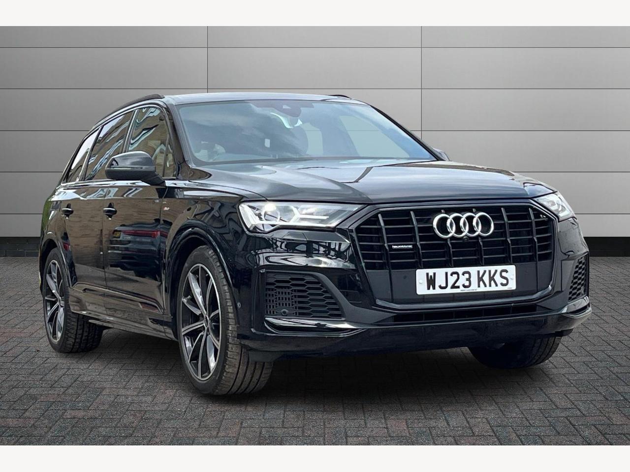 Main listing image - Audi Q7