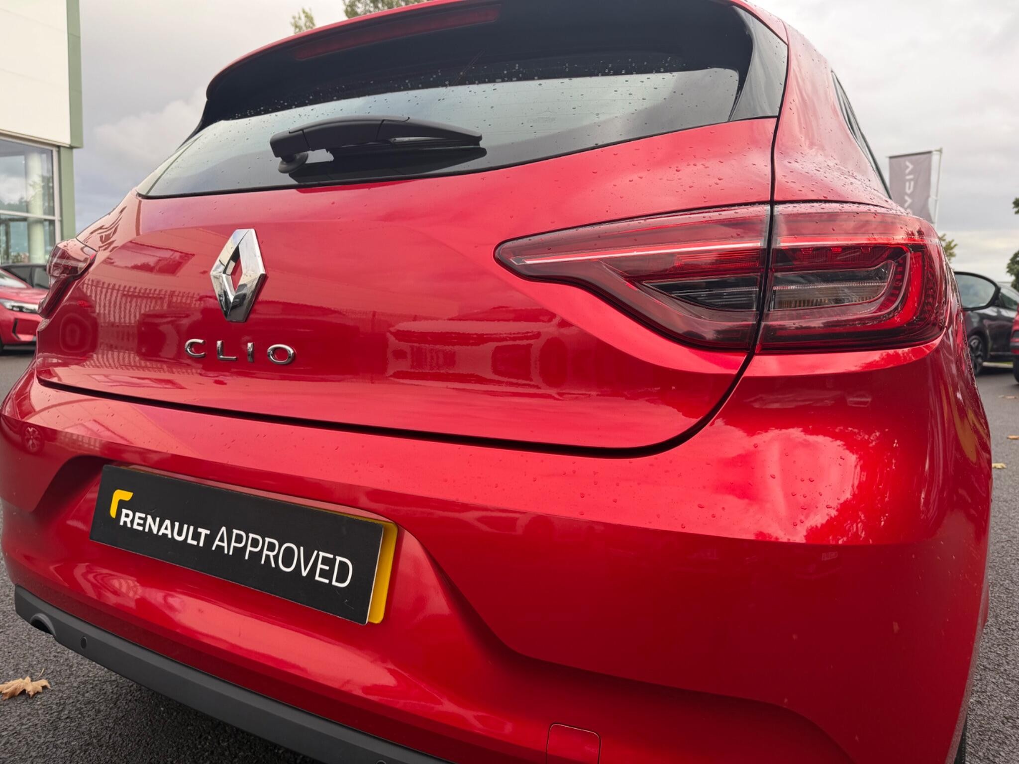 Main listing image - Renault Clio