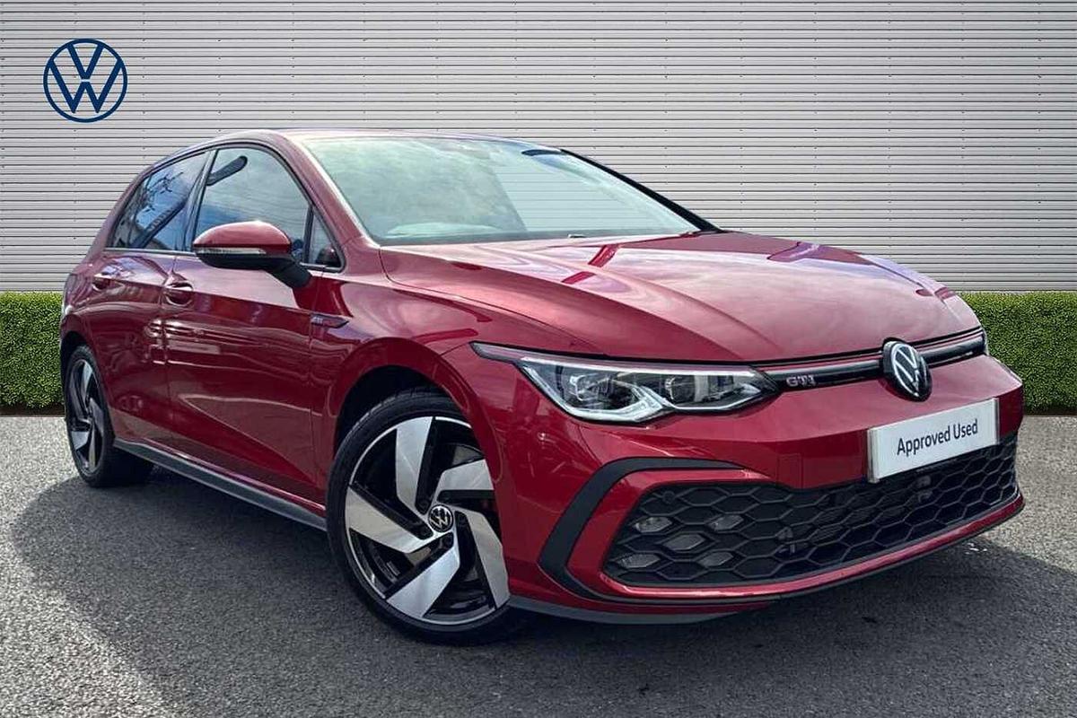 Main listing image - Volkswagen Golf