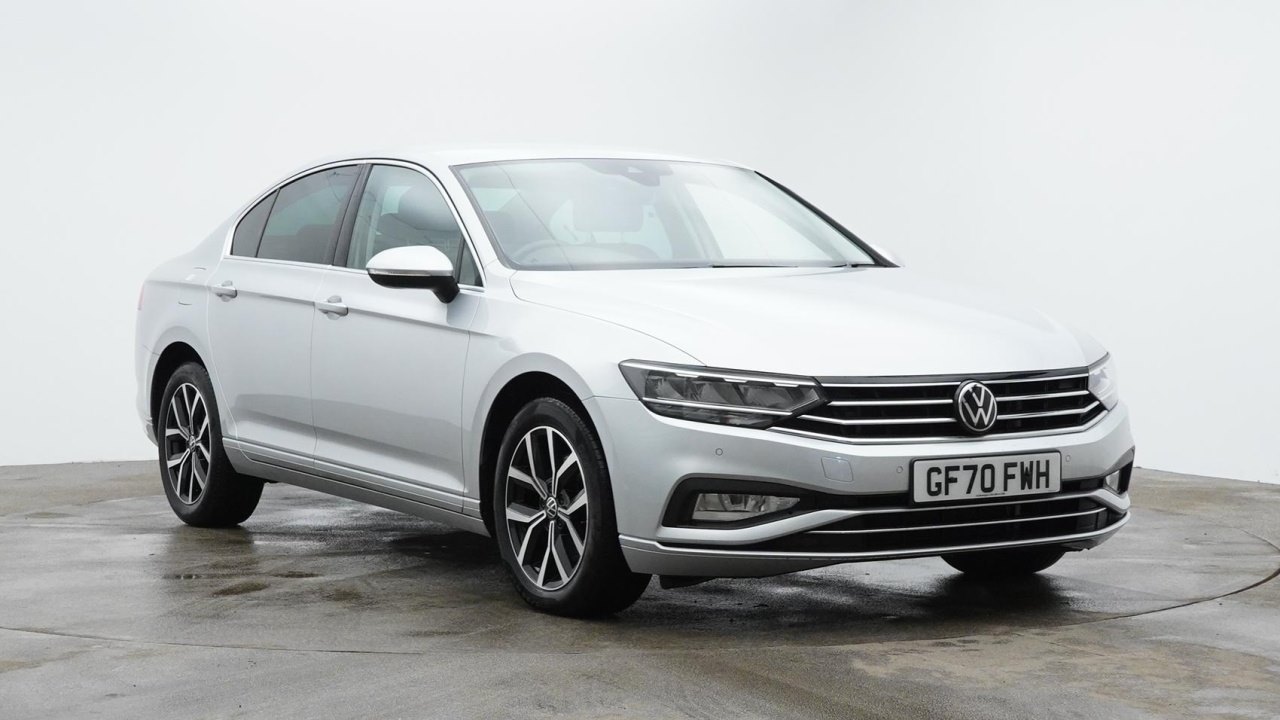 Main listing image - Volkswagen Passat