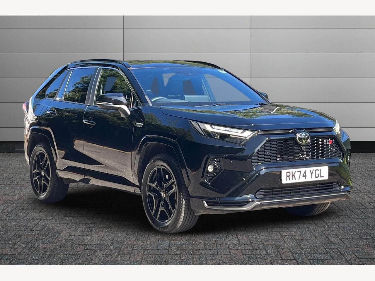 Main listing image - Toyota RAV4